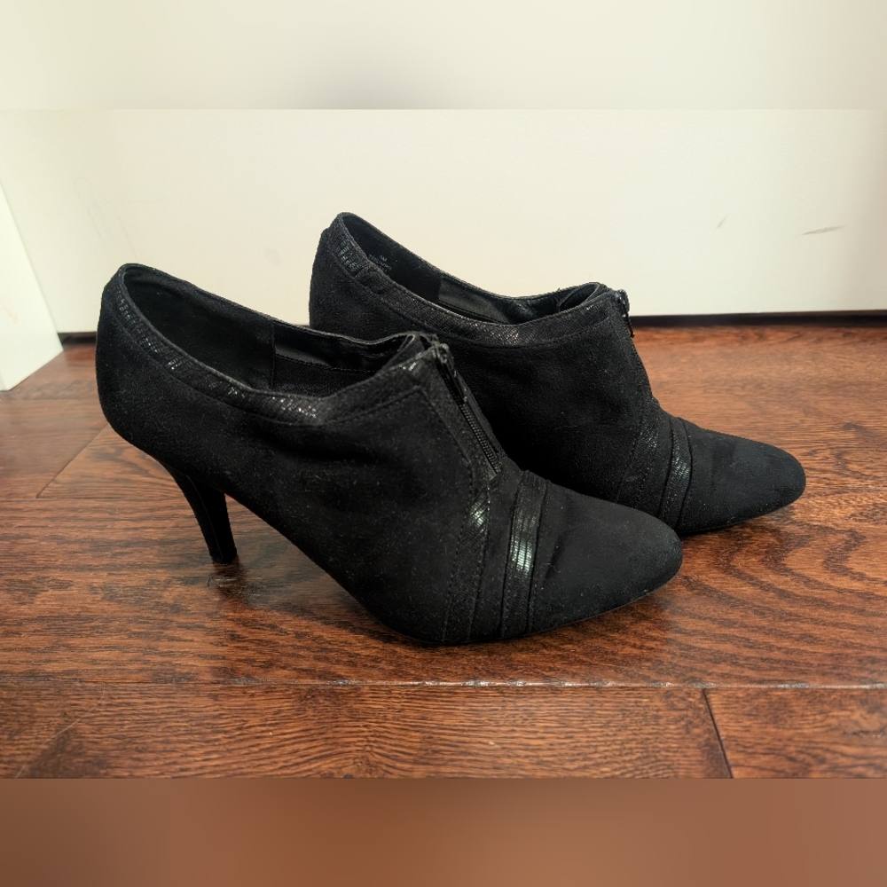 Impo Black Heels Classic Design